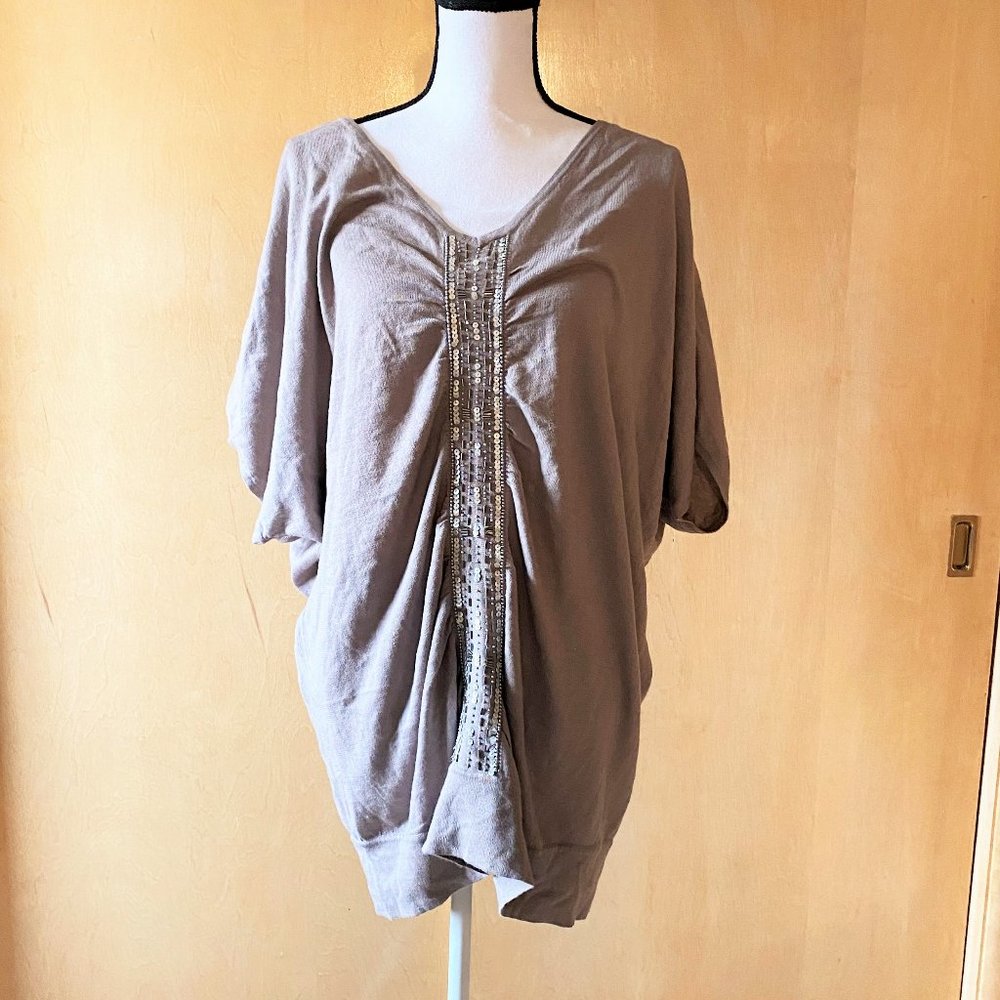 NWT Sz 1X Design365 Gray Beaded Front Batwing Top